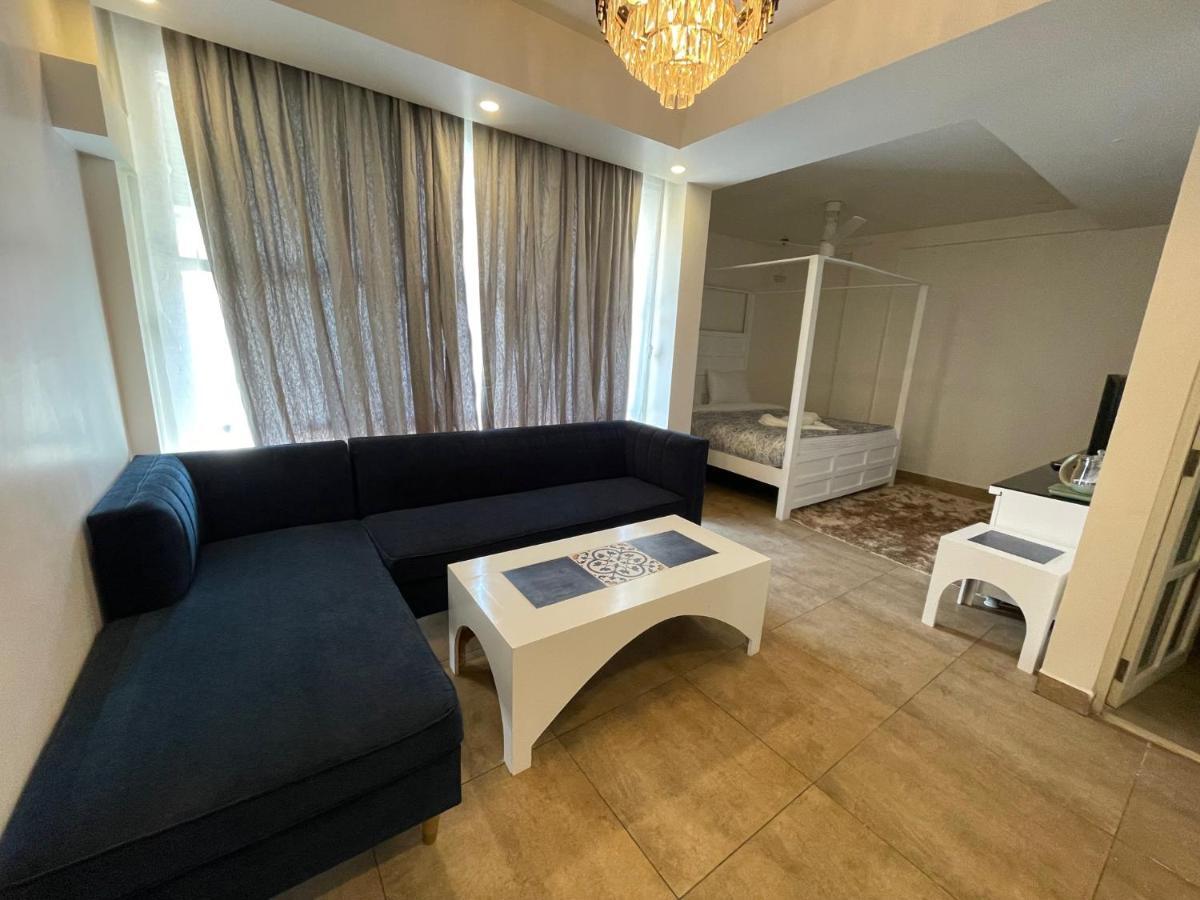 فندق Pajaros Blu كالانغيُت المظهر الخارجي الصورة