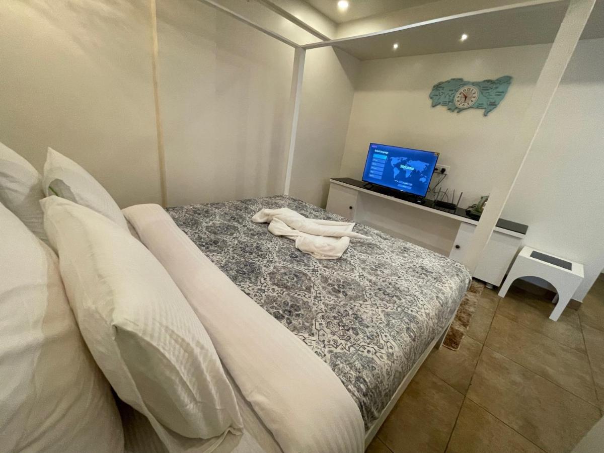فندق Pajaros Blu كالانغيُت المظهر الخارجي الصورة